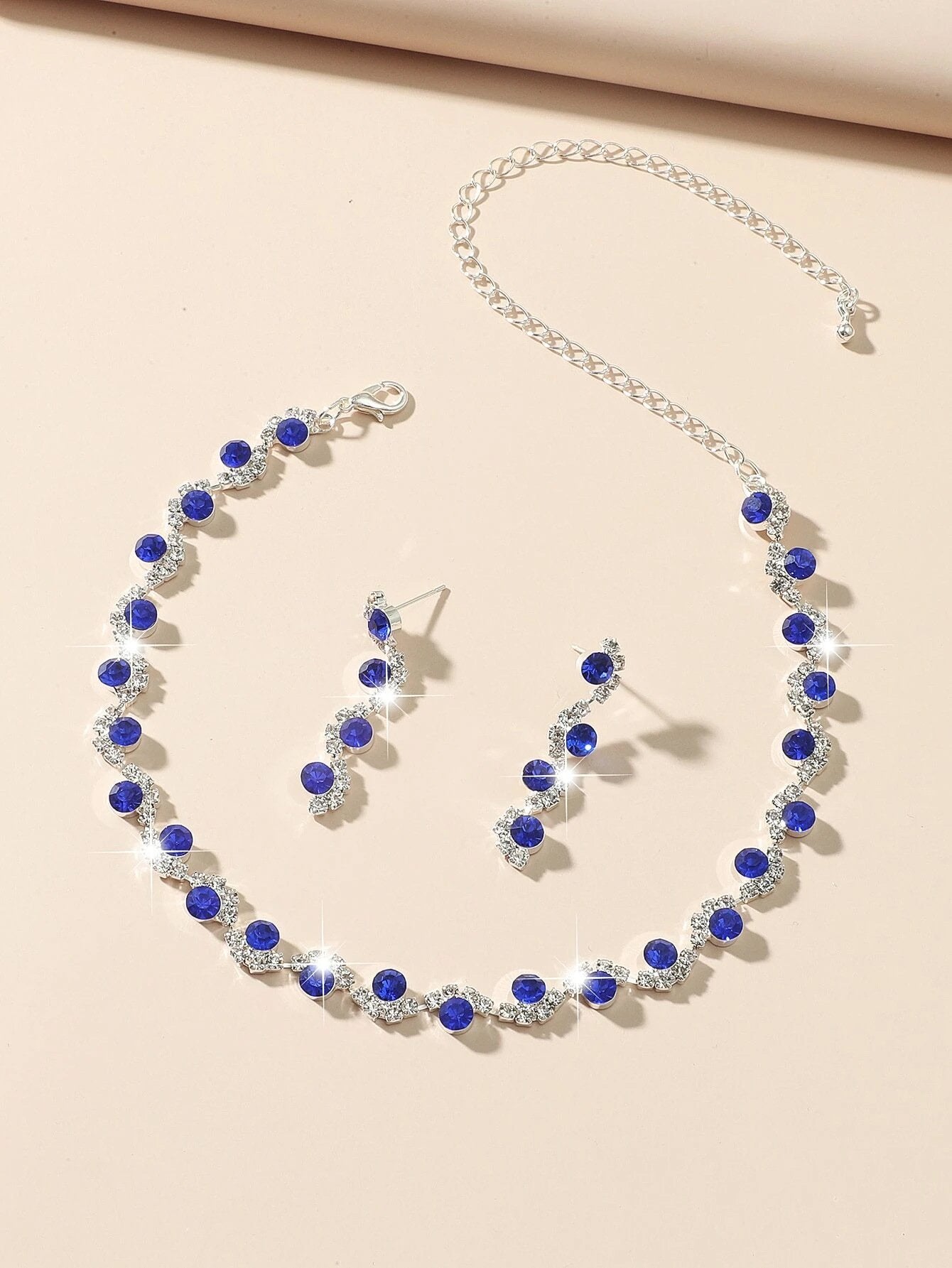 Curved floral necklace set