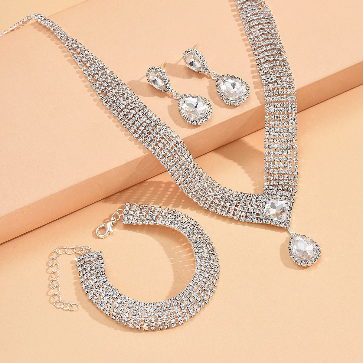 Geometric temperament necklace set