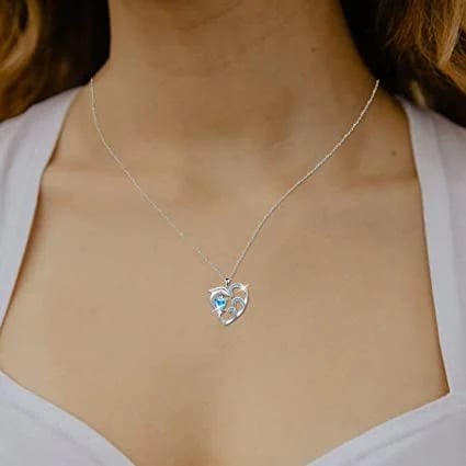 Dolphin Diamond necklace in Love shape