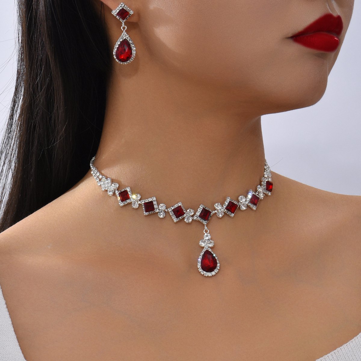 Elegant temperament necklace set