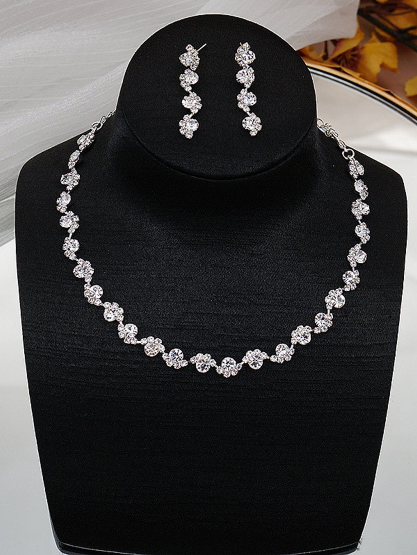 Curved floral necklace set