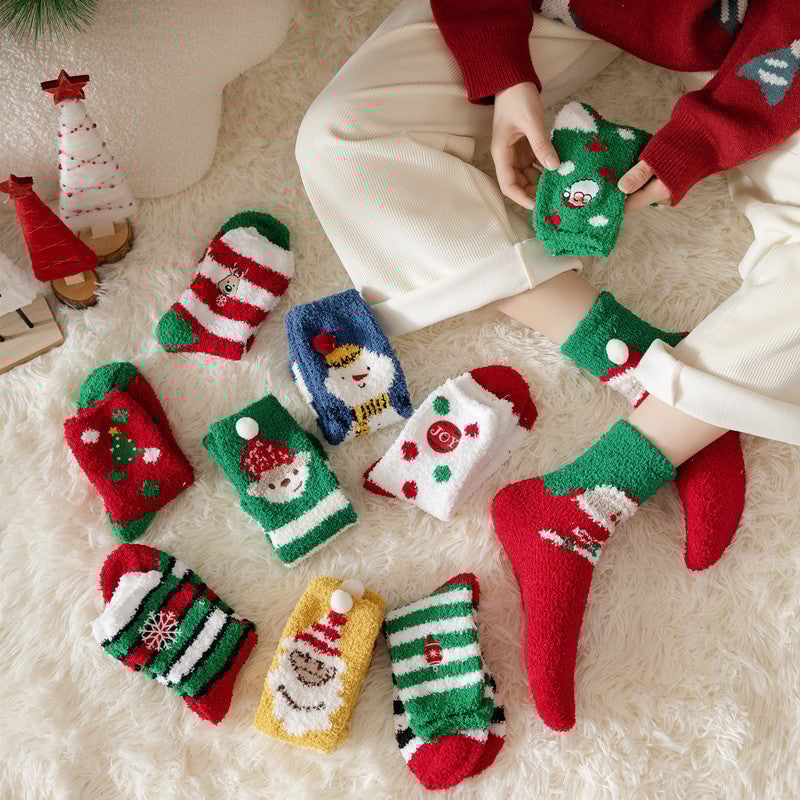 🎁Last Day 49%--🔥 Coral Fleece Socks in a Gift Box Christmas Ball