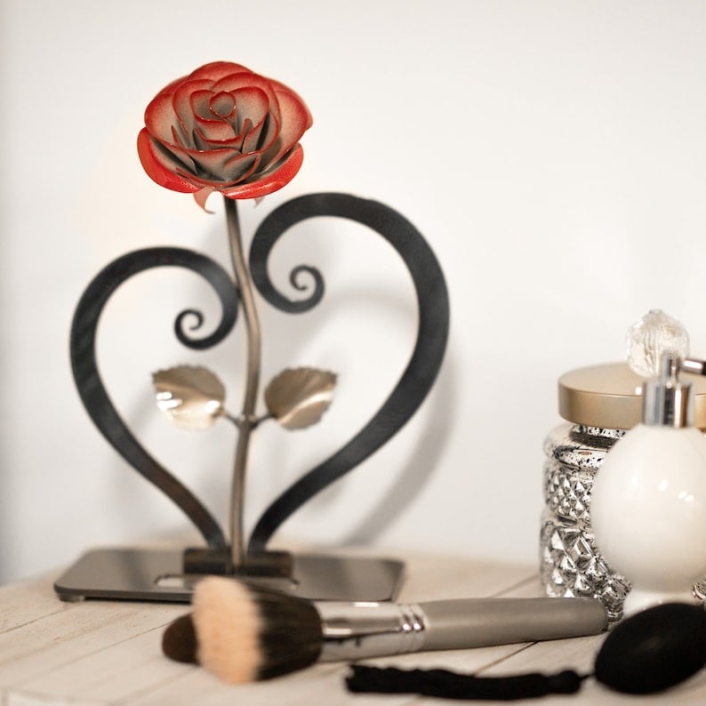 🔥Last Day 49% OFF-Romantic Gift Red Metal Rose with Heart-Shaped Stand
