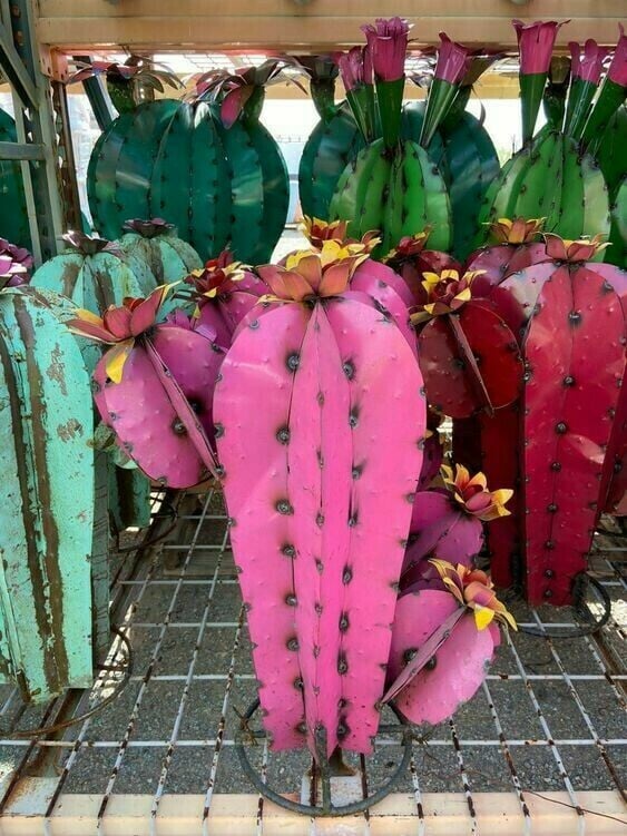 Metal Cactus Plant-Perfect for garden decoration