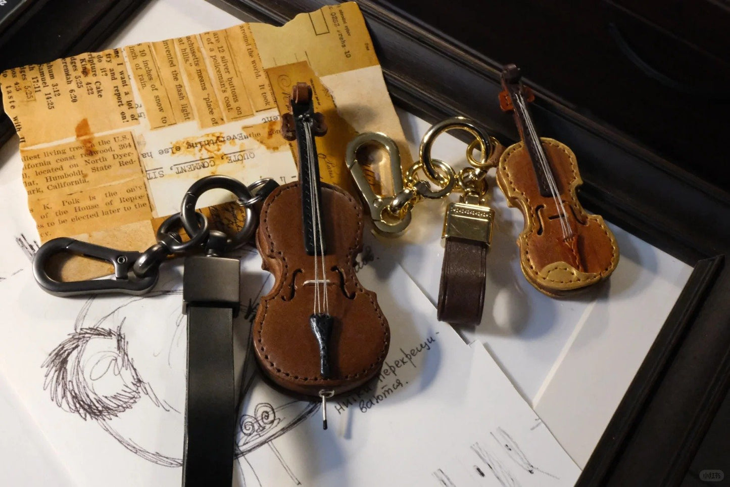 🔥Last Day 49% OFF - 🎁Crafted Leather Violin & Cello Keychain🎻