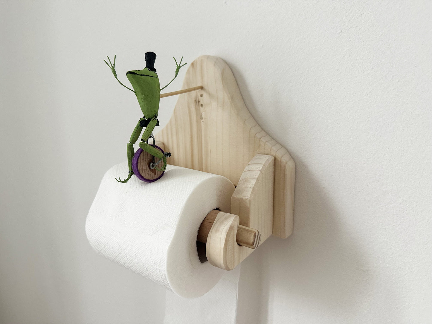 🎄49% OFF🎄Creative Frog Riding Bicycle Toilet Paper Holder
