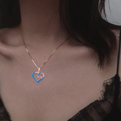 Love-Shaped Pendant Necklace with Letters MOM - A Heartfelt Gift