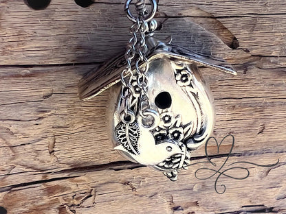 🔥HOT SALE 49% OFF - 🐦Birdhouse Necklace • The 1951 "Magnolia" Silverware Birdhouse💯Sterling Silver✨🎉
