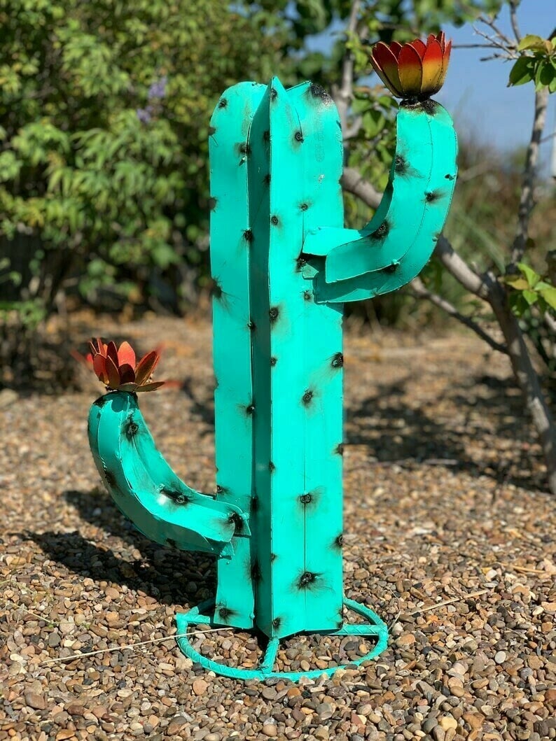 Metal Cactus Plant-Perfect for garden decoration