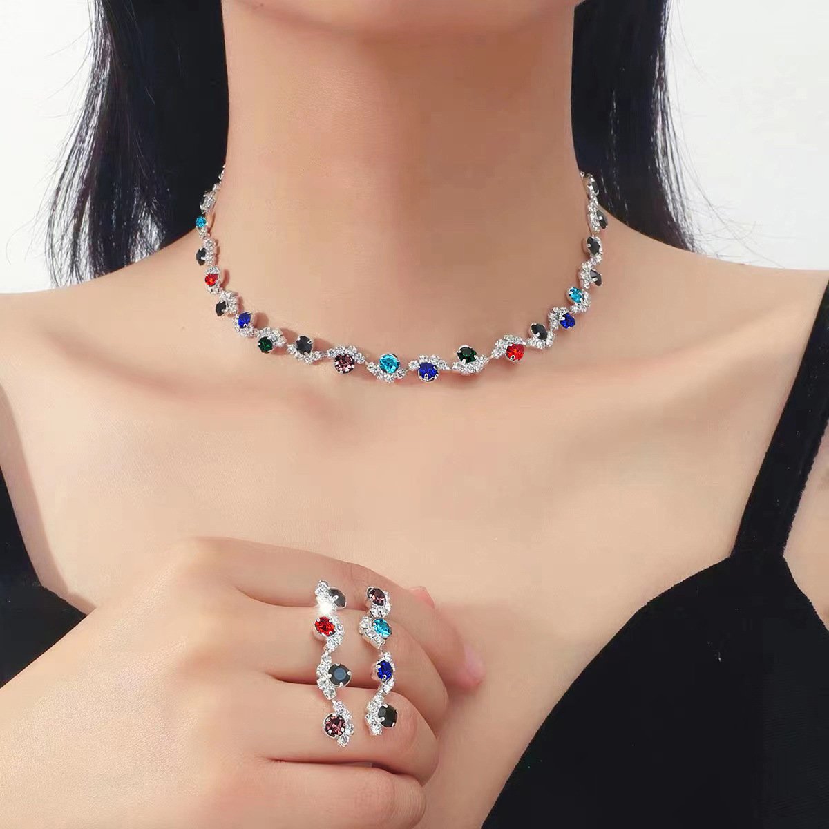 Curved floral necklace set