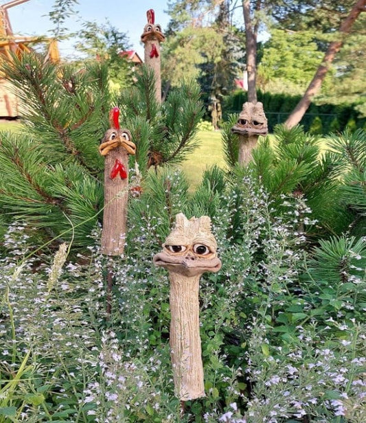 😂Funny Garden Hidden Chicken Statue Decoration🐓