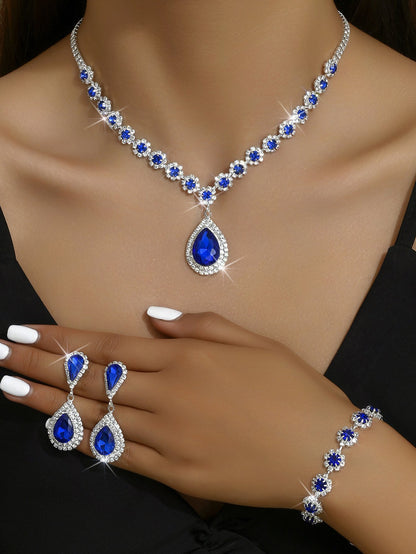 Elegant necklace set full of diamond flowers