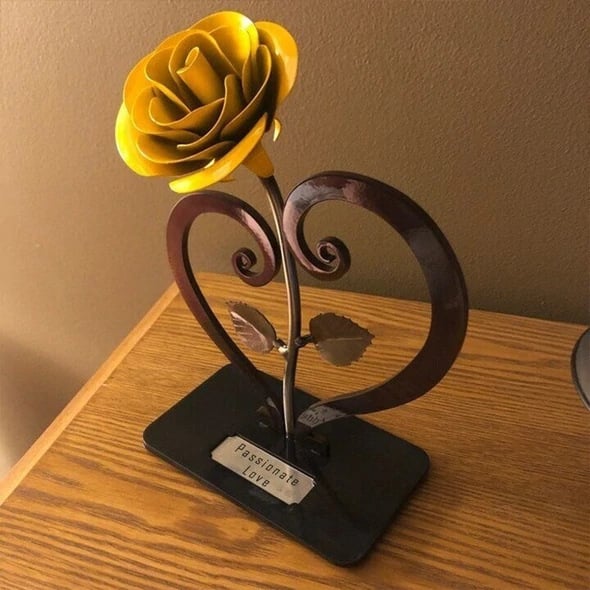 🔥Last Day 49% OFF-Romantic Gift Red Metal Rose with Heart-Shaped Stand